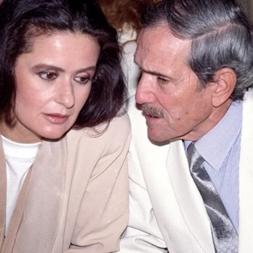 Το τρυφερό φιλί του Νίκου Φώσκολου στην Κάτια Δανδουλάκη πριν από 33 χρόνια