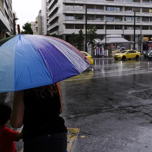 Καιρός: Πυκνώνουν τα σύννεφα σήμερα, σε ποιες περιοχές θα βρέξει - Τι καιρό θα κάνει τα Θεοφάνια