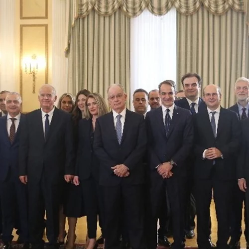 Ορκίστηκε η νέα κυβέρνηση - Συνεδριάζει σε λίγο το υπουργικό συμβούλιο