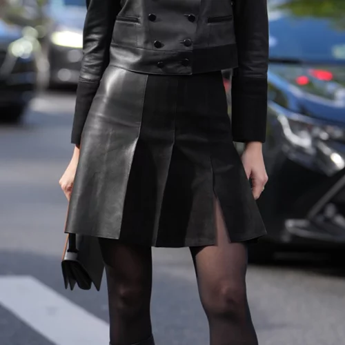 Sheer-Tights Manicure | Η "σκοτεινή" γοητεία του διαφανούς καλσόν στα νύχια σου