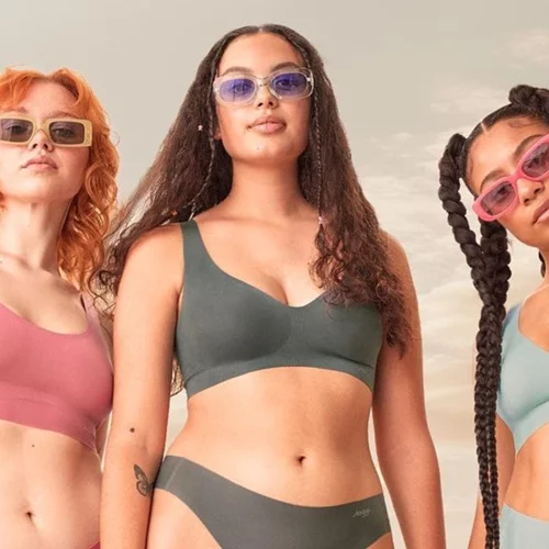 Η νέα καμπάνια του Sloggi SS24 αναβιώνει τη χρυσή εποχή του telemarketing