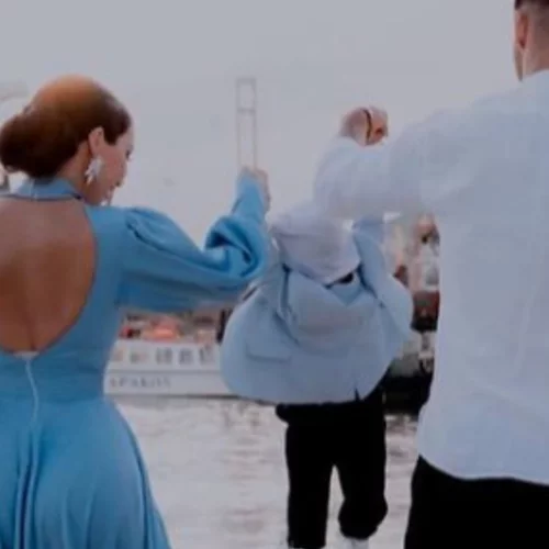 Ζευγάρι της ελληνικής showbiz βάφτισε το τρίτο παιδί του (pics)