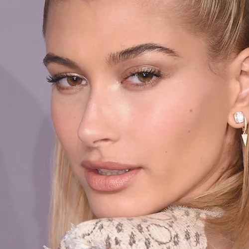 Οι δροσερές κρέμες ματιών της άνοιξης για ενυδάτωση σε βάθος on a budget