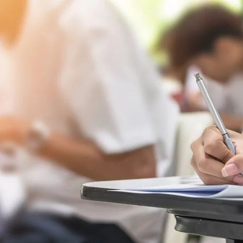 Πανελλήνιες 2023 | Τελευταία ημέρα εξετάσεων για τους υποψήφιους των ΕΠΑΛ