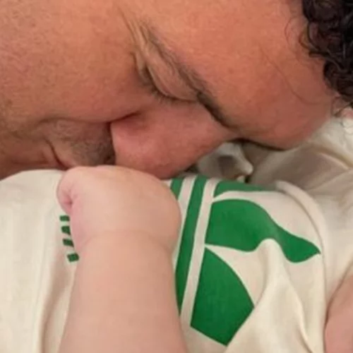 Βασίλης Κικίλιας | Δημοσίευσε την πιο τρυφερή φωτογραφία με τον γιο του για την ημέρα του πατέρα