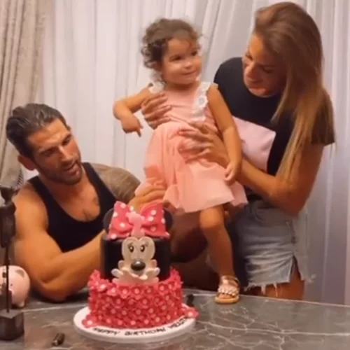 Ελένη Χατζίδου - Ετεοκλής Παύλου | Δες πώς γιόρτασαν τα δεύτερα γενέθλια της κόρης τους, λίγο πριν παντρευτούν