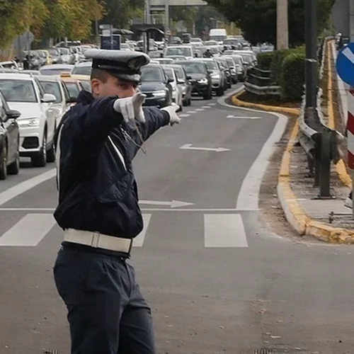 Διακοπή κυκλοφορίας σε δρόμους του Παλαιού Φαλήρου, λόγω θραύσης αγωγού της ΕΥΔΑΠ