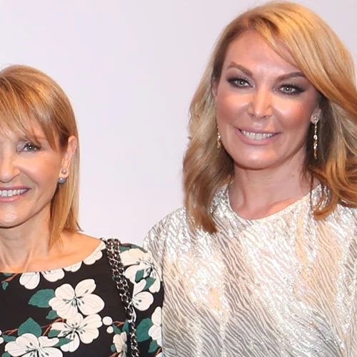 Τατιάνα Στεφανίδου και Μάρα Ζαχαρέα σε κοινή βραδινή έξοδο με glamorous τουαλέτες