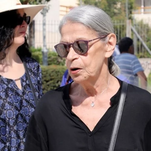 Έγινε η αποτέφρωση της Ματούλας – Παρών ο γιος της, Λορέντζο, με την Ελενα Κατραβά