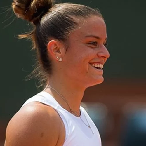 Λύγισε η Μαρία Σάκκαρη: "Ντροπιάζω όλους τους Έλληνες"