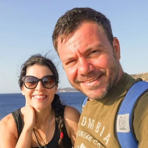 Ηλέκτρα Αστέρη | Ποζάρει στην Κάρπαθο με tank top και τζιν σορτσάκι