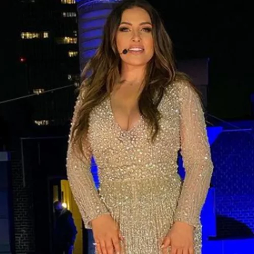 "Με τα πολλά που διάβασα, έβαλα να δω το βίντεο της "χοντρής και γερασμένης" Έλενας Παπαρίζου"