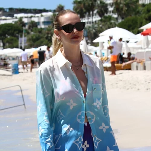 Πώς θα δημιουργήσεις μία κομψή εμφάνιση στην παραλία | Οι fashion influencers προτείνουν