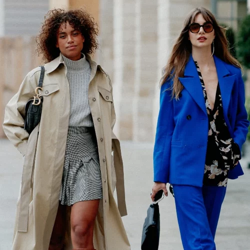 Ημέρα της Γυναίκας | 5 looks που μπορείς να αντιγράψεις στα Zoom Calls με τις φίλες σου