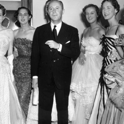 Christian Dior | Ο άντρας που αποθέωσε την γυναικεία μέση