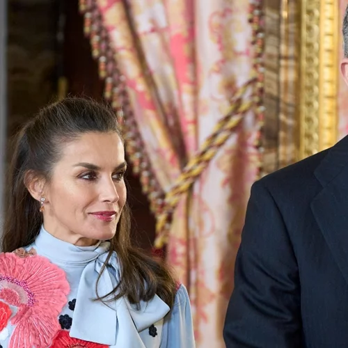 Από τα δελτία ειδήσεων στο βασιλικό ανάκτορο της Μαδρίτης | Η ιστορία αγάπης της βασίλισσας Letizia και του βασιλιά Felipe