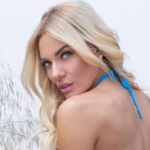 Celebrity news | Η κόντρα Μαλέσκου - Ουγγαρέζου, η στήριξη της Μπάρμπα στον Φιλιππίδη και τα προβλήματα του Καραμίχου με το "Καφέ της Χαράς"