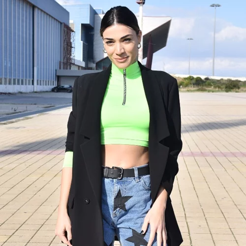 Η Ήβη Αδάμου υιοθέτησε την τοπ τάση της μόδας που θα σε κάνει να ξεχάσεις το κλασικό τζιν