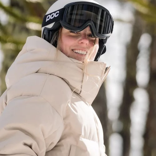 Αυτό είναι το ιδανικό μπουφάν για κρύο και χιόνι από την Oysho | Θα το βρεις σε έκπτωση