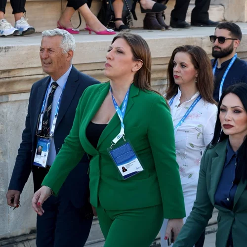 Ζωή Κωνσταντοπούλου | Με τον σύντροφό της, Διαμαντή Καραναστάση στο Προεδρικό Μέγαρο