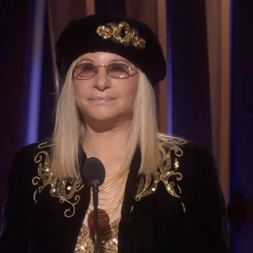 "Ήξερα ότι δεν μοιάζω με τις άλλες γυναίκες στην οθόνη" | Η Barbra Streisand καταχειροκροτήθηκε στα SAG Awards