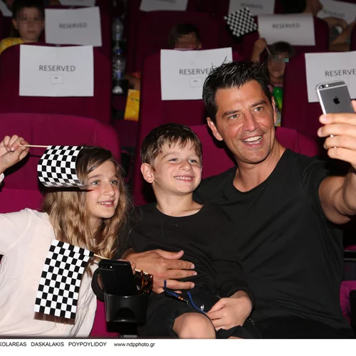 Αναστασία Ρουβά | Η 15χρονη κόρη του Σάκη Ρουβά και της Κάτιας Ζυγούλη κλέβει για ακόμη μία φορά την παράσταση με βίντεο της στο TikTok