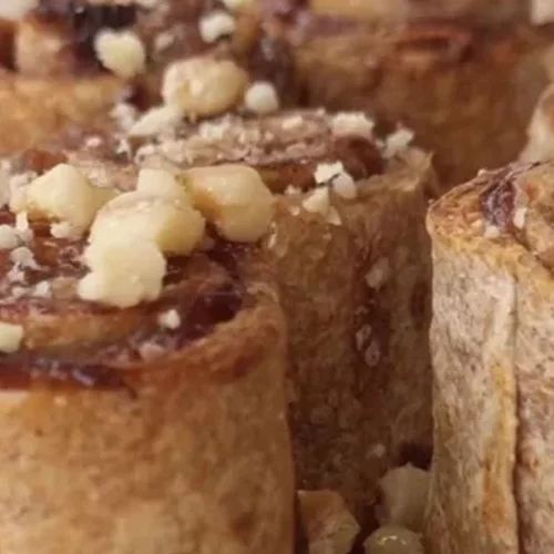 Cinnamon rolls με τορτίγια και μήλο | Η πιο λαχταριστή παραλλαγή