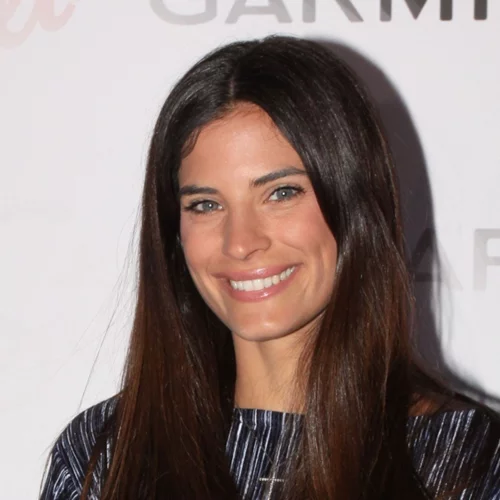 Χριστίνα Μπόμπα | Φόρεσε τον πιο άνετο και casual συνδυασμό για τις βόλτες σου