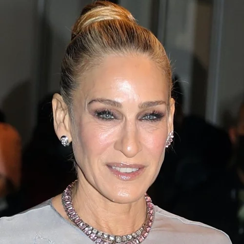 Sarah Jessica Parker | Το beauty look της στην πρεμιέρα του And Just Like That ήταν ολόσωστο για την ηλικία της