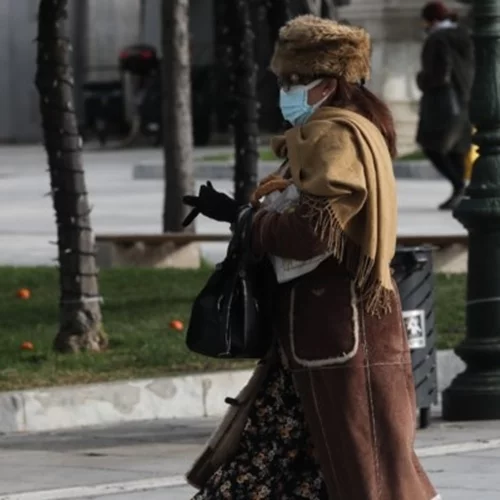 Με δύο πρόσωπα ο καιρός αυτή την εβδομάδα | Ανεβαίνει η θερμοκρασία, χωρίς βροχές μέχρι και την Πέμπτη - Πότε "αγριεύει" ξανά