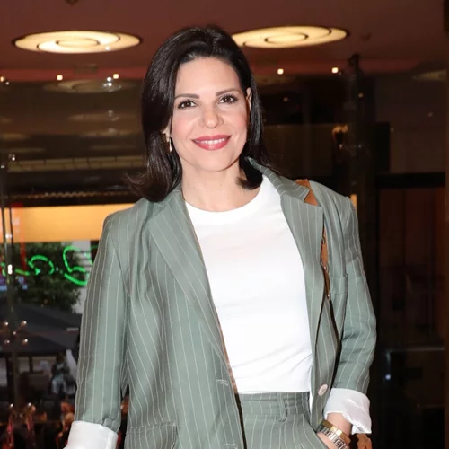 Εντυπωσιακή η Μαρίνα Ασλάνογλου στο κόκκινο χαλί | Με one shoulder couture δημιουργία σε διεθνή διοργάνωση