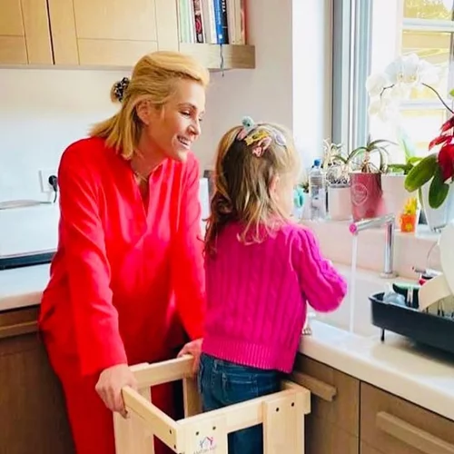 "Σαν αμαζόνα" | Περήφανη μαμά η Τζένη Μπότση απαθανατίζει την κόρη της να ιππεύει