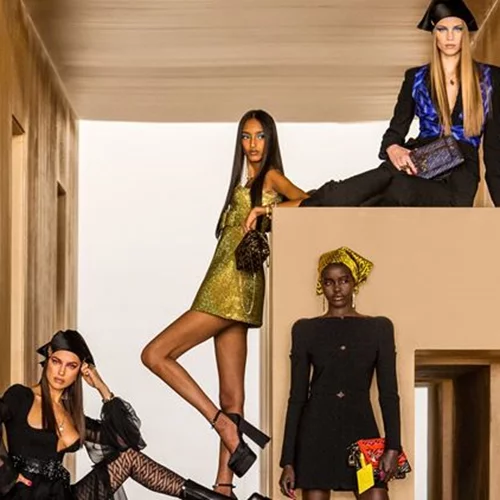 Versace F/W2021-22 | Μια συλλογή με αέρα από αρχαία Ελλάδα
