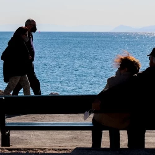 Μικρή πτώση της θερμοκρασίας με λίγη συννεφιά σήμερα - Πού θα βρέξει