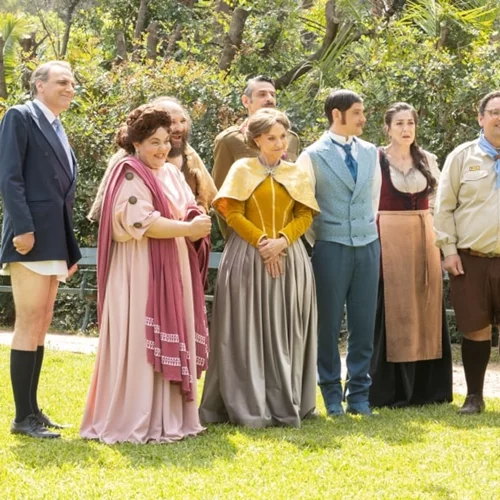 "Τα Φαντάσματα" | Το Armani σακάκι, το εφέ με τον "Ακέφαλο" και τα μυστικά για την κατασκευή των κοστουμιών