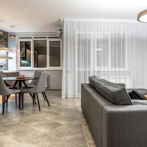 Θες καθαρό σπίτι; Φτιάξε το απόλυτο καθαριστικό της γιαγιάς με 3 απλά υλικά που έχεις σπίτι