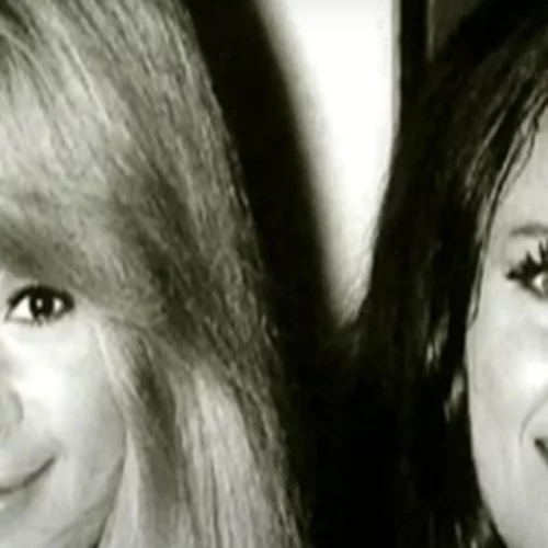 "Η καημένη η Αλίκη. Η κακομοίρα η Τζένη". Η μεγάλη κόντρα μεταξύ Βουγιουκλάκη – Καρέζη