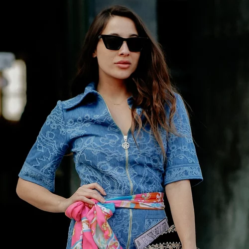 Τα καλύτερα outfits με τζιν παντελόνι που μπορείς να κάνεις αυτή την εποχή