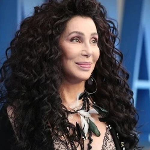 45 χρόνια πριν | Το θρυλικό ζευγάρι Cher και Val Kilmer με το χαρακτηριστικό mullet κούρεμα της εποχής