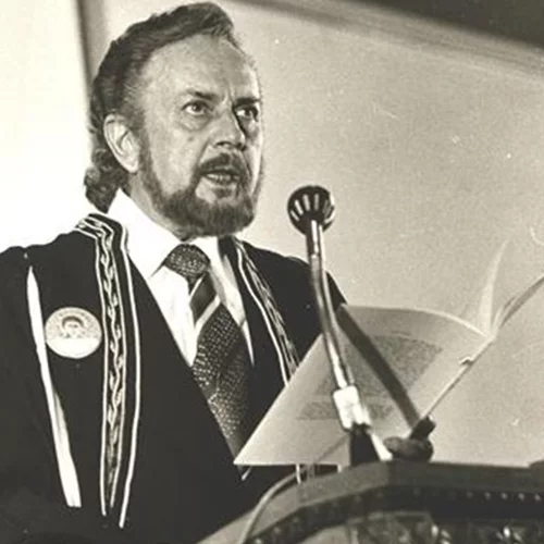 Γιάννης Ρίτσος | "Γιέ μου, σπλάχνο των σπλάχνων μου, καρδούλα της καρδιάς μου"