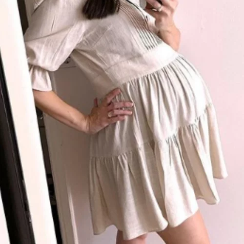 Πρώην παίκτρια του ελληνικού Next Top Model ποζάρει στον 8ο μήνα της εγκυμοσύνης της