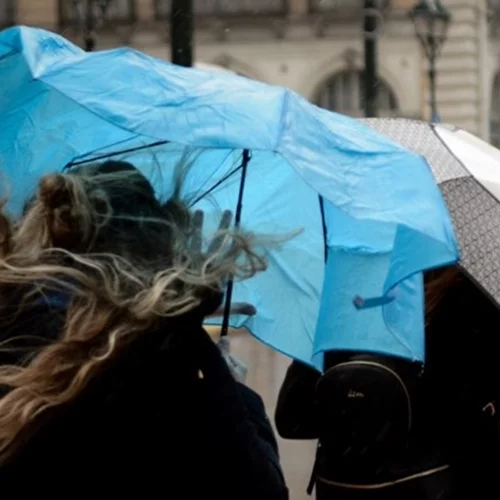 Εκτακτο δελτίο καιρού | Το βαρομετρικό χαμηλό "Denise" φέρνει καταιγίδες & ισχυρούς ανέμους - Πότε "χτυπά" την Αττική