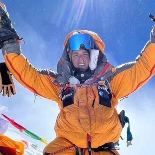 Ο Μάριος Γιαννάκου στην κορυφή του Έβερεστ: "Ευχαριστώ όσους δε με πίστεψαν, μου έμαθαν να μετακινώ βουνά"