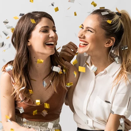 Happy Women’s Day | Πού θα βρεις επώνυμα καλλυντικά στις πιο οικονομικές τιμές