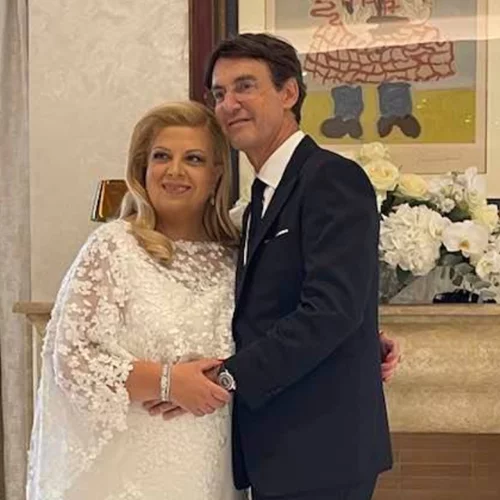 Κλέλια Χατζηιωάννου - Κωνσταντίνος Σκορίλας | "Μπήκαμε" στον μεγαλοπρεπή πύργο του νιόπαντρου ζευγαριού στο Παλαιό Ψυχικό