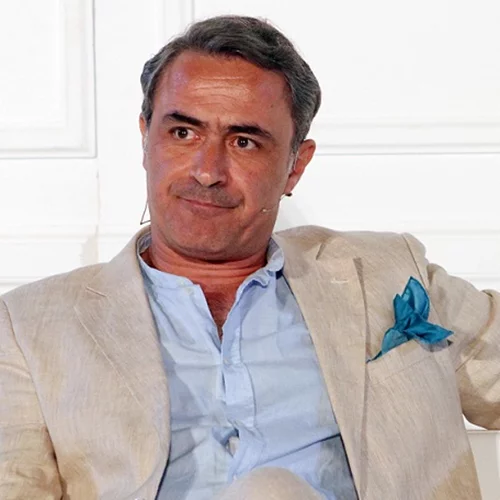 Θανάσης Κουρλαμπάς | Όταν βλέπω τον γιο μου να κάνει μπαλέτο, αισθάνομαι απόλυτη ευτυχία