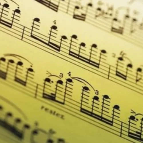 Oι μελωδίες δημοφιλών τραγουδιών γίνονται πιο απλές με την πάροδο των χρόνων, σύμφωνα με έρευνα