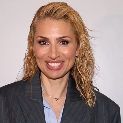 Η Μαρία Ηλιάκη στο κομμωτήριο | Το νέο "χρυσό" χρώμα των μαλλιών της