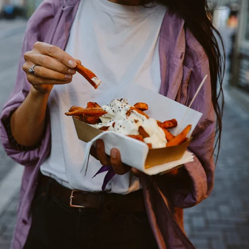 Γιατί θέλω να τρώω αλμυρά; 10 λόγοι