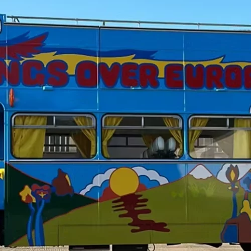 Paul McCartney και Wings | Το θρυλικό λεωφορείο της πρώτης τους περιοδείας πωλείται σε δημοπρασία